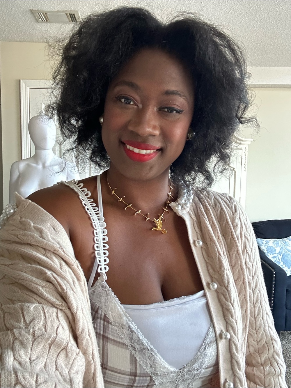 @Jdavis100 Live today at 12:30pm CST August 24 , Vintage and Luxury